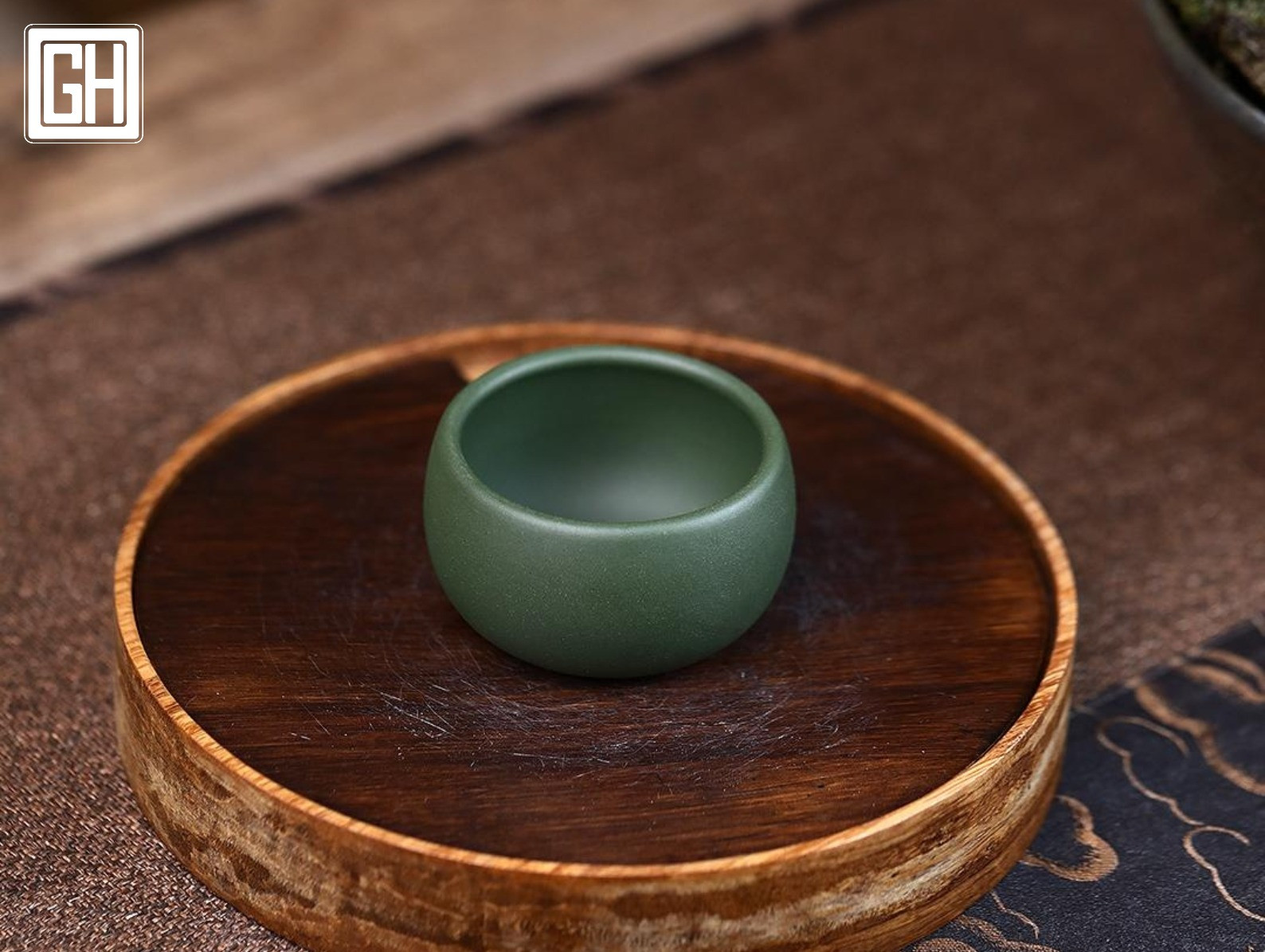 chen-tu-sa-uong-tra-mini-xanh-la-cay